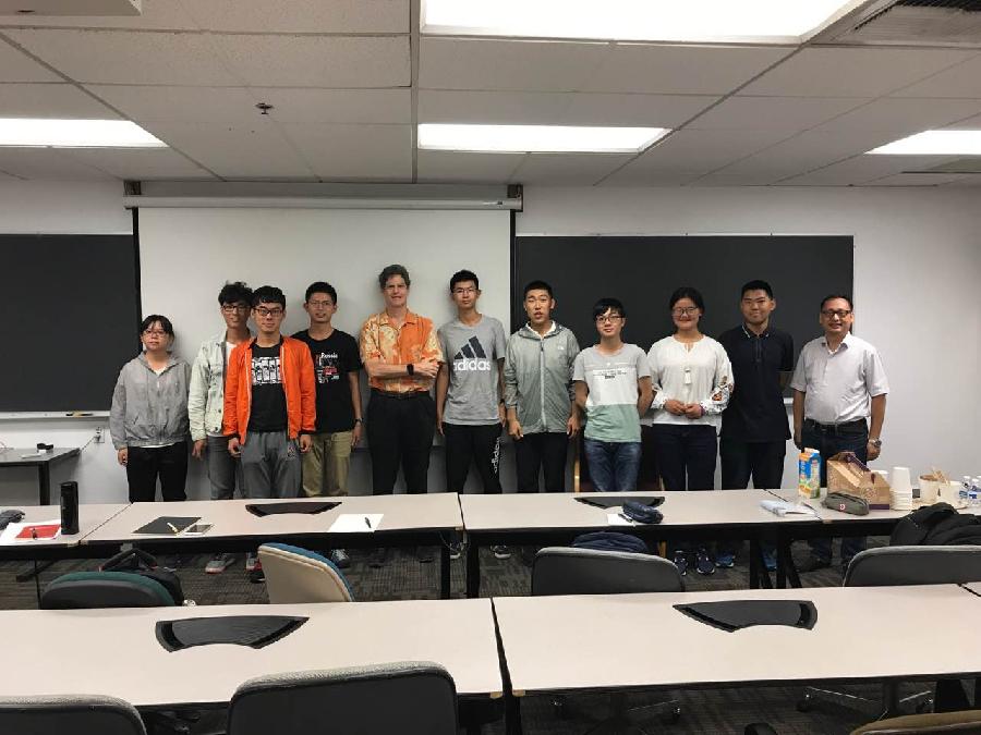 【美女性爱视频
·国际交流】——地球物理学与vidale交流.jpg 【美女性爱视频
·国际交流】——地球物理学与vidale交流.jpg